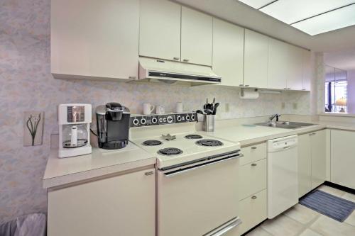Beachfront Sarasota Resort Condo with Siesta Key View - image 2