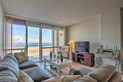 Shorefront Condo with Beach Access and Ocean Views!, Marco Island