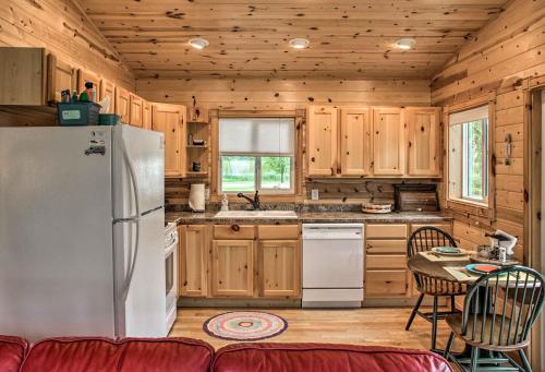 Lakefront Henning Cabin with Fantastic Lake Views! - image 3
