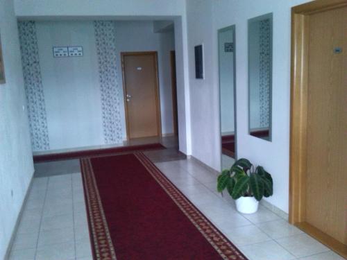 Motel Maks - image 11