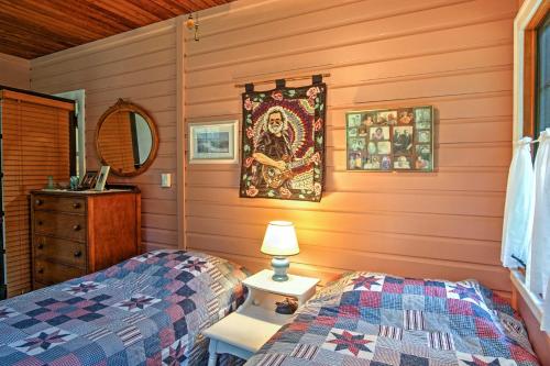 Harbert Cottage and Studio with Porch Half Mile to Beach! - image 8
