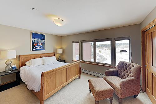 New Listing! Big Townhome with Garage & Hot Tub condo - image 3