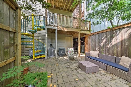 Houston Townhome with Deck - 1 Mi to Rice University - image 6