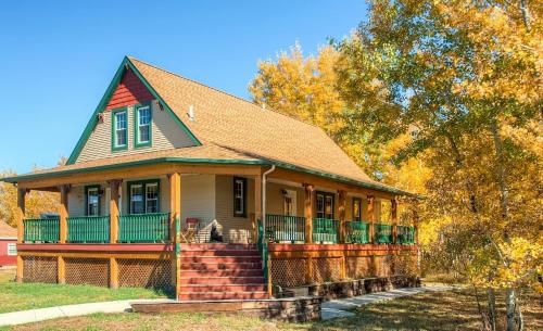 B&B Red Lodge - Large Family Home with View, 1 Mi to Red Lodge Ski! - Bed and Breakfast Red Lodge