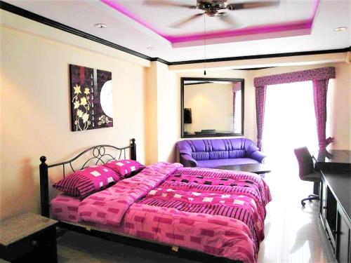 Beach condo Jomtien Pattaya great location Beach condo Jomtien Pattaya great location