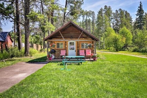 West Glacier Cabin with Gas Grill Near Flathead River - Coram