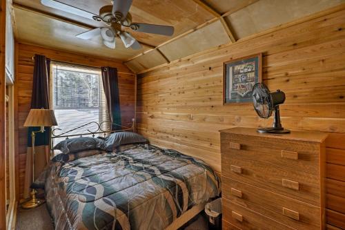West Glacier Cabin with Gas Grill Near Flathead River - image 4