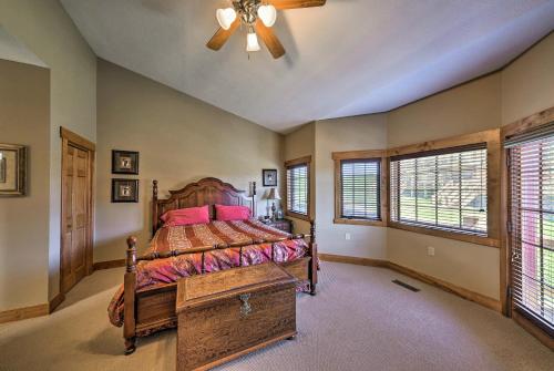 Cozy Southwind Seven Springs Home Ski-In and Ski-Out! - image 4