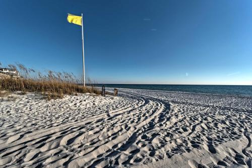 Well-Appointed Seagrove Beach Studio with Heated Pool - image 9