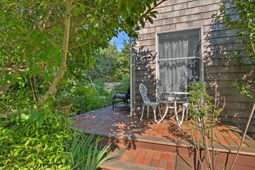 Cute East Hampton Cottage w/ Patio - Walk to Beach in Springs (NY)