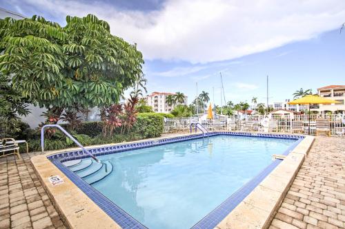 Ft Lauderdale Apt with Pool - 1 Mi to Beach Access!