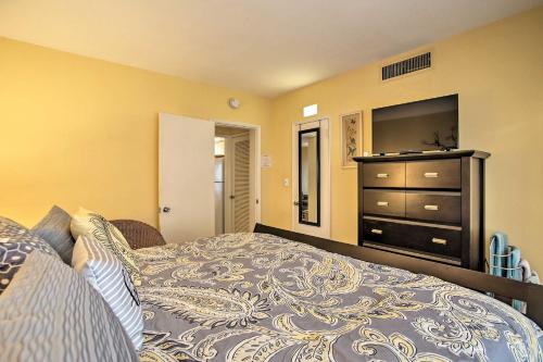 Ft Lauderdale Apt with Pool - 1 Mi to Beach Access!