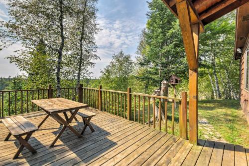 Stutts Creek Retreat - Quaint Cabin with Fire Pit! - Steuben