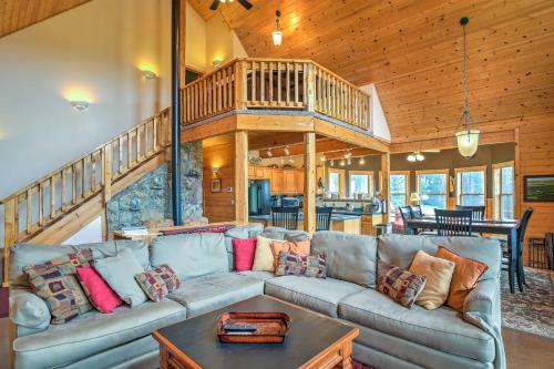 Luxe Alpine Cabin with Wraparound Deck and Mtn Views! in Alpine, USA