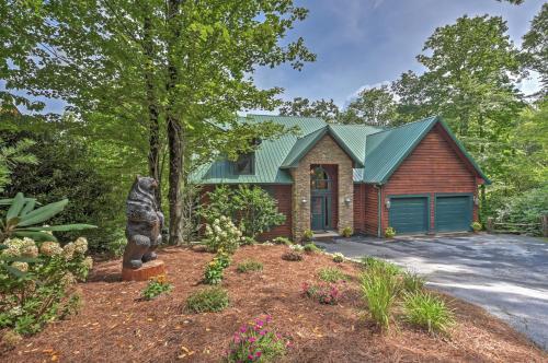 Dream Catcher Luxe Cabin with Large Deck and Mtn View in Sapphire, USA