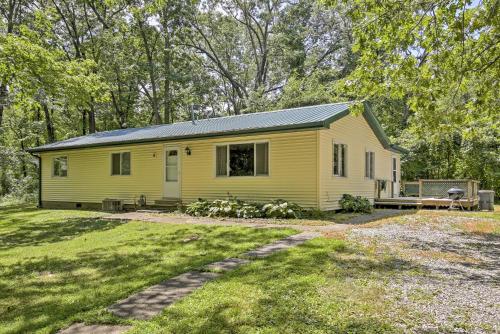 Jasonville Cabin - Walk to Shakamak State Park! - Jasonville