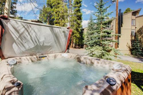 Breckenridge Abode with Private Hot Tub and Deck! in Breckenridge, USA