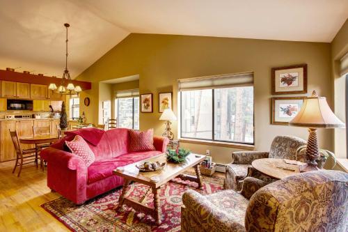 Breckenridge Abode with Private Hot Tub and Deck! in Breckenridge, USA
