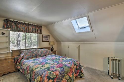 Cozy Mi-Wuk Village Cabin with Porch Near Stanislaus! - image 4