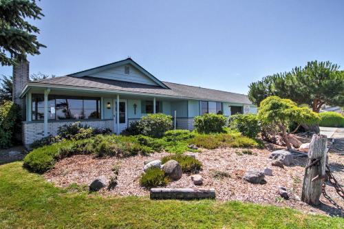 Sequim Condo with View, Easy Access to Private Beach, Sequim (photo 2)
