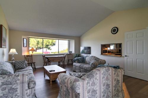 Sequim Condo with View, Easy Access to Private Beach, Sequim (photo 8)