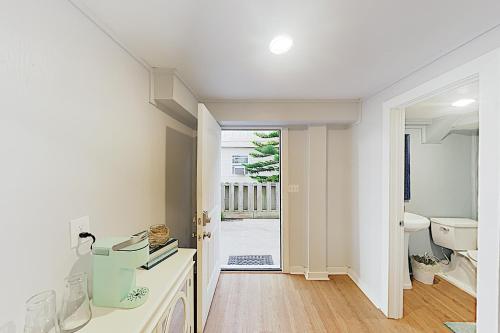 New Listing! West Bay Beauty with 3 Decks & Kayaks home - image 4