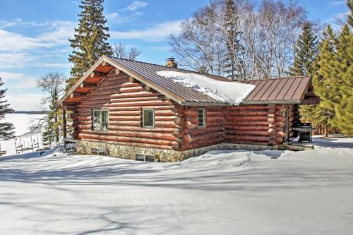 Wonderful 3BR Home on Sand Lake with Expansive Porch - image 8