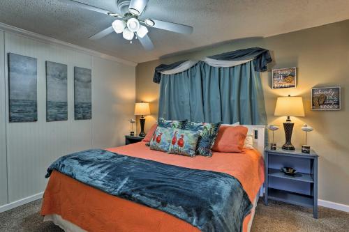 Bright Condo with Terrace and 3 Pools Less Than 2 Miles Beach! - image 8