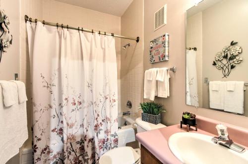 Gatlinburg Penthouse with Private 250-Foot Terrace!