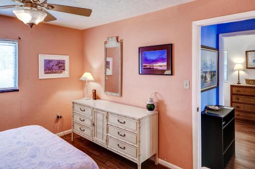 Waterfront Duplex w/ Dock & Views: Near Town!, Cedar Key (Foto 4)