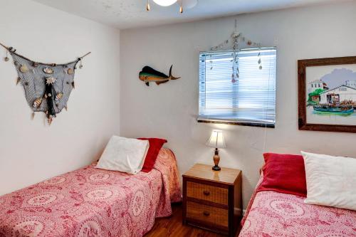 Waterfront Duplex w/ Dock & Views: Near Town!, Cedar Key (Foto 9)