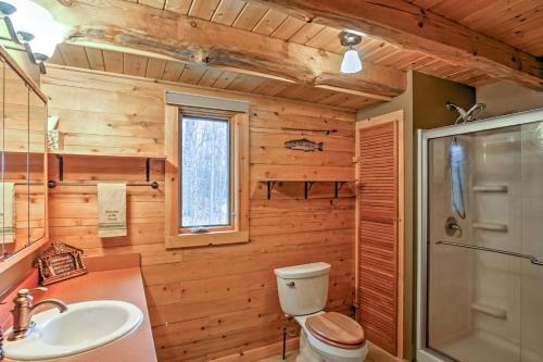 Remote Pentwater Cabin in the Woods 5 Mi to Dtwn Remote Pentwater Cabin in the Woods 5 Mi to Dtwn