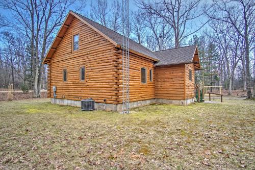 Remote Pentwater Cabin in the Woods 5 Mi to Dtwn - image 6