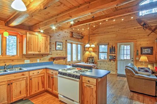 Remote Pentwater Cabin in the Woods 5 Mi to Dtwn Remote Pentwater Cabin in the Woods 5 Mi to Dtwn