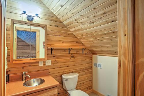 Remote Pentwater Cabin in the Woods 5 Mi to Dtwn Remote Pentwater Cabin in the Woods 5 Mi to Dtwn