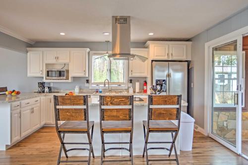 Monticello Home with Multi-Level Deck on 2 and Acres! - image 8
