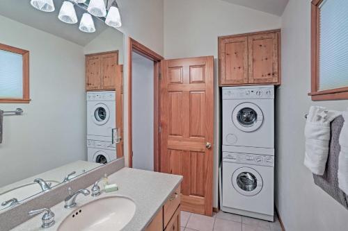 Lakefront Meeks Bay Apartment w/ Deck! - image 6