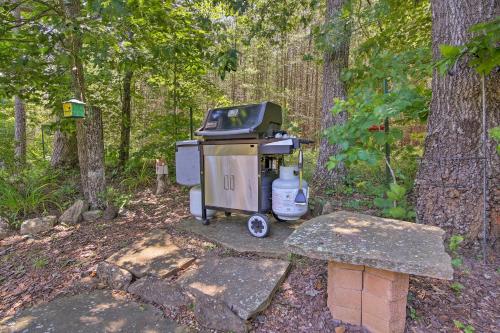 Secluded Chattahoochee Apartment with Stunning Views! - image 4