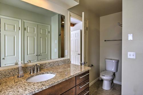 Luxury Central Grand Lake Home with Huge Deck and Hot Tub - image 2