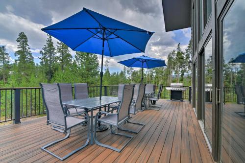 Luxury Central Grand Lake Home with Huge Deck and Hot Tub - image 9