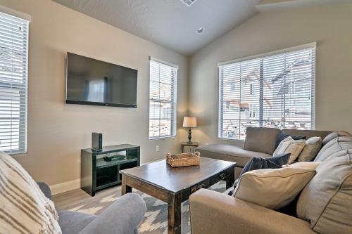 Modern Washington Townhome- 6 Mi From Red Cliffs! - image 8