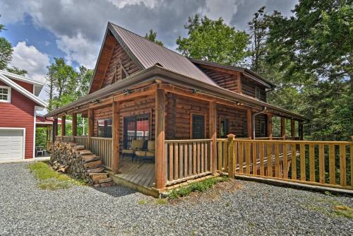 Superb Linville Mountain Cabin with Wraparound Decks! - image 4