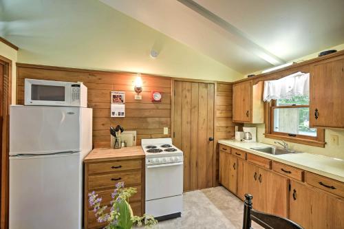 Cozy Cottage Duplex Walk to Peninsula State Park! in Ephraim, USA