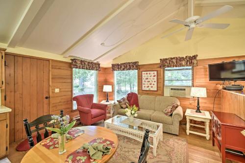 Cozy Cottage Duplex Walk to Peninsula State Park! in Ephraim, USA