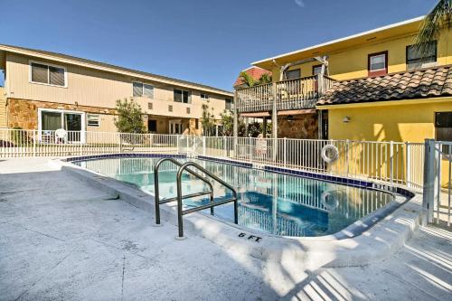 Breezy Belleair Beach Condo - 12 Steps to Shore!