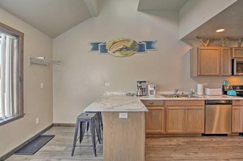 Charming Home - 1 Mi to Yellowstone National Park! in West Yellowstone, USA