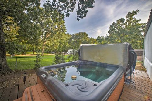 Private Grove Home with Hot Tub, Near Grand Lake!