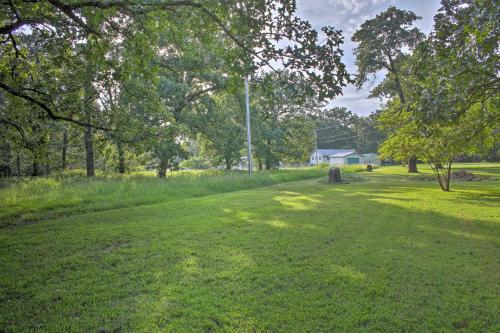 Private Grove Home with Hot Tub, Near Grand Lake!