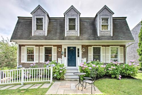 Marthas Vineyard Home with Deck - Walk Downtown!