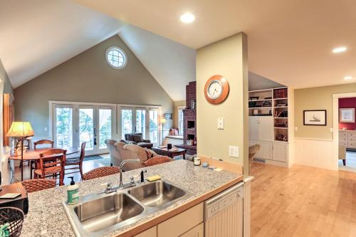Quiet Waterfront Retreat with Wraparound Deck and Dock - image 7